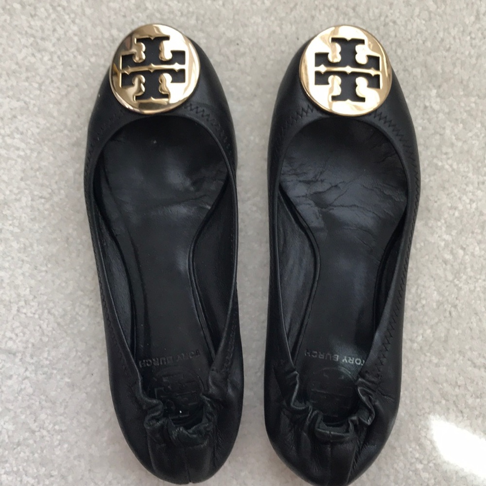 Tory Burch Black Reva Flats Gold Logo Size 6